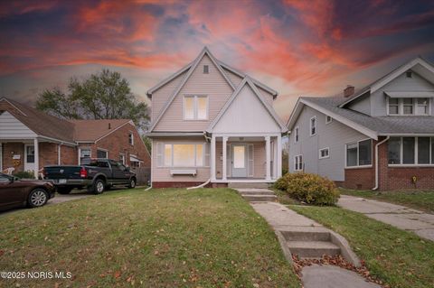 Photo of 2041 Perth Street, Toledo, OH 43607 (MLS # 10000757)