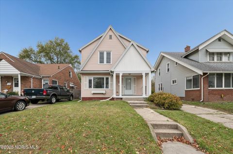 Tiny photo for 2041 Perth Street, Toledo, OH 43607 (MLS # 10000757)