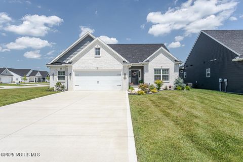Photo of 9846 Saugatuck Drive, Sylvania, OH 43560 (MLS # 10000255)