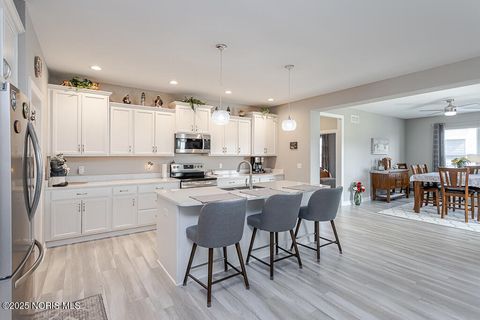 Tiny photo for 9846 Saugatuck Drive, Sylvania, OH 43560 (MLS # 10000255)
