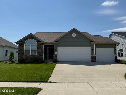 Photo of 1001 Plum Grove Lane, Toledo, OH 43615 (MLS # 10007192)