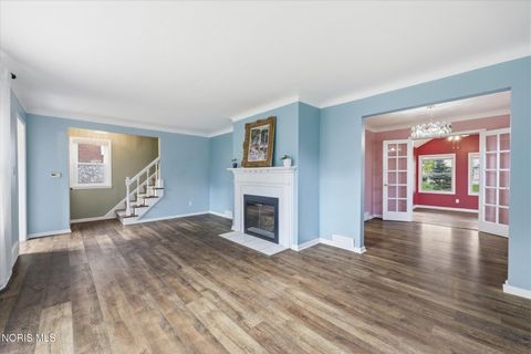 Tiny photo for 724 Inwood Place, Maumee, OH 43537 (MLS # 10007135)