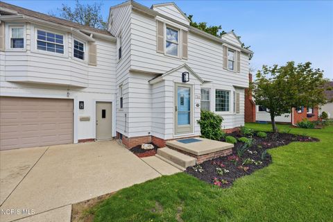 Tiny photo for 724 Inwood Place, Maumee, OH 43537 (MLS # 10007135)