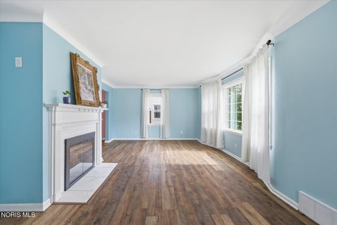 Tiny photo for 724 Inwood Place, Maumee, OH 43537 (MLS # 10007135)