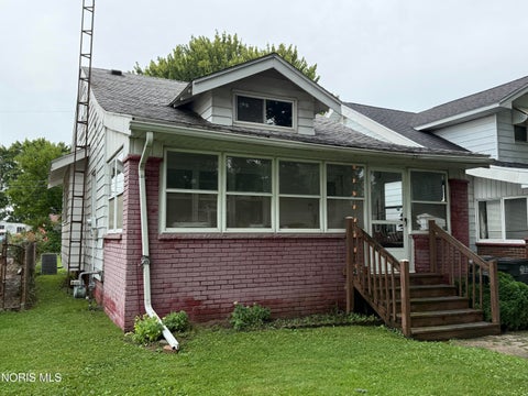 Photo of 1955 Kelsey Avenue, Toledo, OH 43605 (MLS # 10013160)