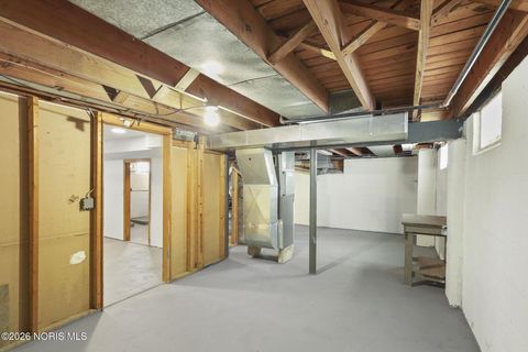 Tiny photo for 1824 Arlington Avenue, Toledo, OH 43609 (MLS # 10003842)