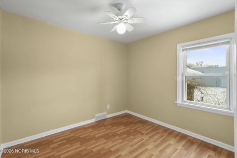 Tiny photo for 1824 Arlington Avenue, Toledo, OH 43609 (MLS # 10003842)