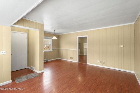 Tiny photo for 1824 Arlington Avenue, Toledo, OH 43609 (MLS # 10003842)