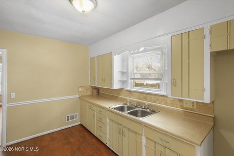 Tiny photo for 1824 Arlington Avenue, Toledo, OH 43609 (MLS # 10003842)