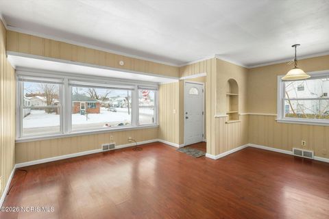 Tiny photo for 1824 Arlington Avenue, Toledo, OH 43609 (MLS # 10003842)