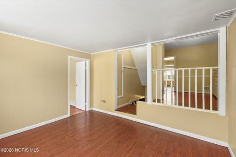 Tiny photo for 1824 Arlington Avenue, Toledo, OH 43609 (MLS # 10003842)