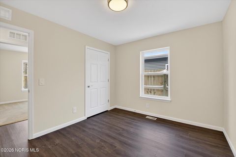 Tiny photo for 543 Lucas Street, Toledo, OH 43604 (MLS # 10003873)