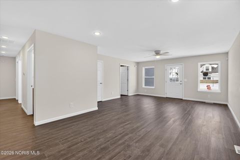 Tiny photo for 543 Lucas Street, Toledo, OH 43604 (MLS # 10003873)