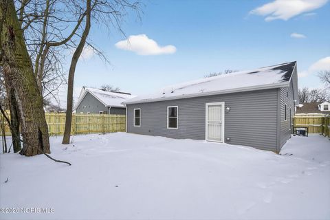 Tiny photo for 543 Lucas Street, Toledo, OH 43604 (MLS # 10003873)