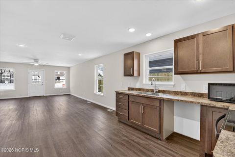 Tiny photo for 543 Lucas Street, Toledo, OH 43604 (MLS # 10003873)