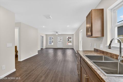 Tiny photo for 543 Lucas Street, Toledo, OH 43604 (MLS # 10003873)