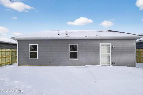 Tiny photo for 543 Lucas Street, Toledo, OH 43604 (MLS # 10003873)