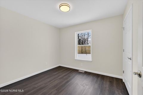 Tiny photo for 543 Lucas Street, Toledo, OH 43604 (MLS # 10003873)