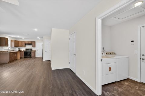 Tiny photo for 543 Lucas Street, Toledo, OH 43604 (MLS # 10003873)