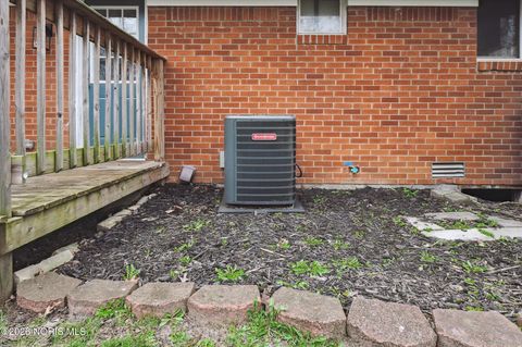 Tiny photo for 4209 Penelope Drive, Toledo, OH 43623 (MLS # 10002713)