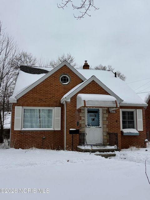 Photo of 3906 Garrison Road, Toledo, OH 43613 (MLS # 10003548)
