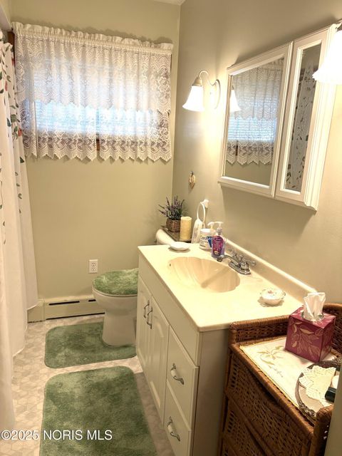 Tiny photo for 603 Alma Drive, Fostoria, OH 44830 (MLS # 10000712)