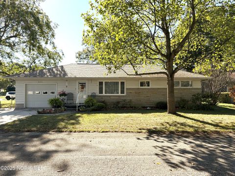 Photo of 603 Alma Drive, Fostoria, OH 44830 (MLS # 10000712) Photo of 603 Alma Drive, Fostoria, OH 44830 (MLS # 10000712)