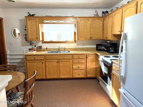 Tiny photo for 603 Alma Drive, Fostoria, OH 44830 (MLS # 10000712)