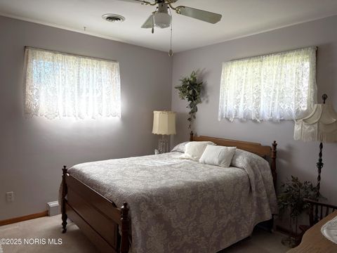 Tiny photo for 603 Alma Drive, Fostoria, OH 44830 (MLS # 10000712)