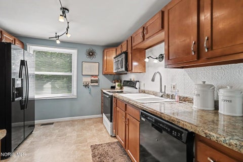 Tiny photo for 135 Southwood Drive, Perrysburg, OH 43551 (MLS # 10014573)