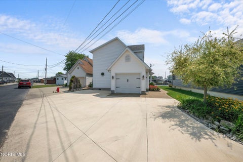Tiny photo for 1541 N Anchor Avenue, Port Clinton, OH 43452 (MLS # 10010739)
