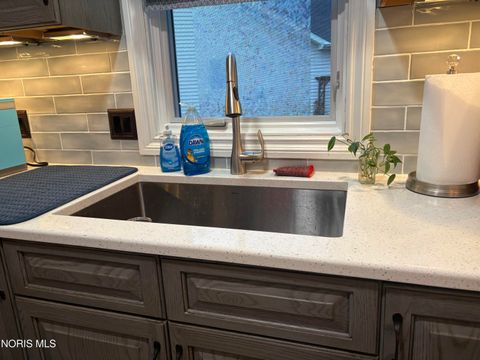 Tiny photo for 1944 Silverpine Court, Toledo, OH 43615 (MLS # 10005153)