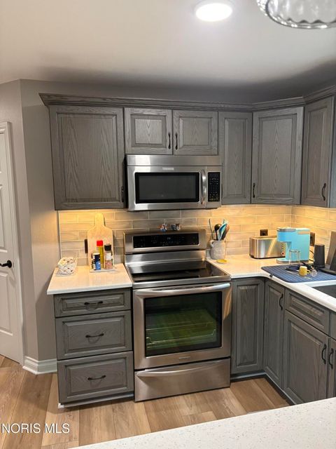 Tiny photo for 1944 Silverpine Court, Toledo, OH 43615 (MLS # 10005153)