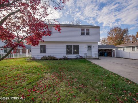 Photo of 815 Royalton Street, Waterville, OH 43566 (MLS # 10001397)