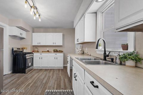 Tiny photo for 5845 Cook Drive, Toledo, OH 43615 (MLS # 10003965)