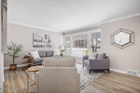 Tiny photo for 5845 Cook Drive, Toledo, OH 43615 (MLS # 10003965)