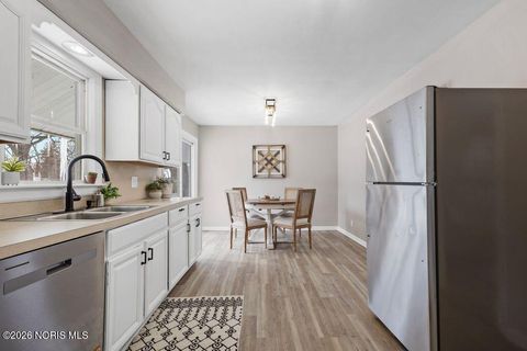 Tiny photo for 5845 Cook Drive, Toledo, OH 43615 (MLS # 10003965)