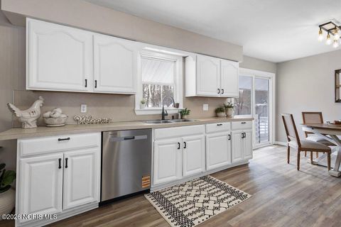 Tiny photo for 5845 Cook Drive, Toledo, OH 43615 (MLS # 10003965)