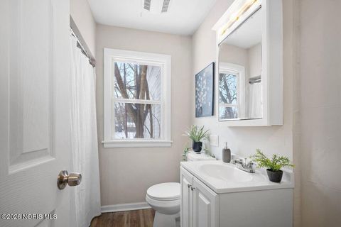 Tiny photo for 5845 Cook Drive, Toledo, OH 43615 (MLS # 10003965)