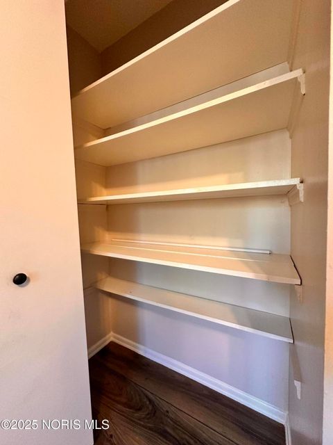 Tiny photo for 11 Meadowbrook Drive, Perrysburg, OH 43551 (MLS # 10002562)