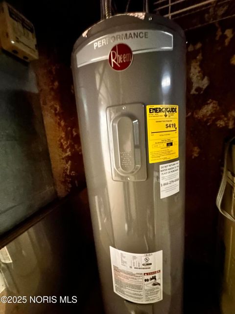 Tiny photo for 11 Meadowbrook Drive, Perrysburg, OH 43551 (MLS # 10002562)