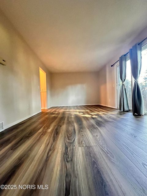 Tiny photo for 11 Meadowbrook Drive, Perrysburg, OH 43551 (MLS # 10002562)