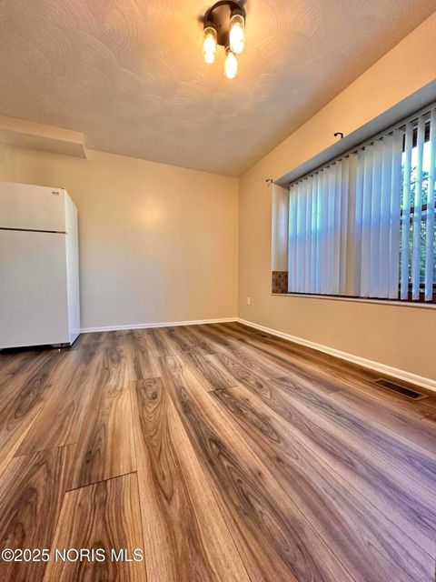 Tiny photo for 11 Meadowbrook Drive, Perrysburg, OH 43551 (MLS # 10002562)