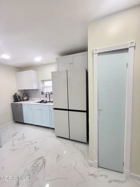Tiny photo for 1450 S Lallendorf Road, Oregon, OH 43616 (MLS # 10010850)