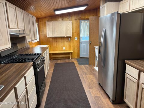 Tiny photo for 873 County Road 5, Deshler, OH 43516 (MLS # 10000068)