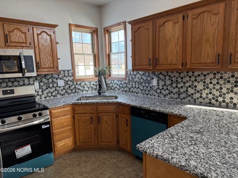 Tiny photo for 1302 Wedgewood Drive, Fostoria, OH 44830 (MLS # 10003073)