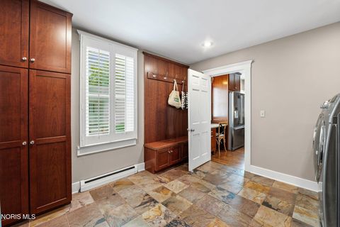 Tiny photo for 209 W 2nd Street, Perrysburg, OH 43551 (MLS # 10010450)