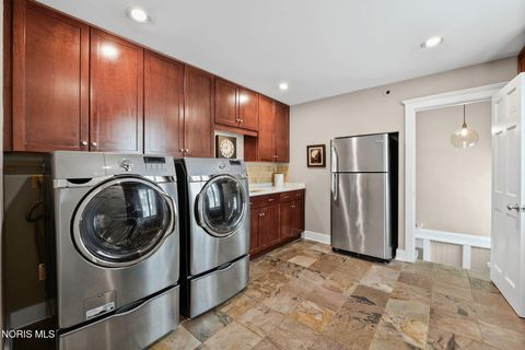 Tiny photo for 209 W 2nd Street, Perrysburg, OH 43551 (MLS # 10010450)