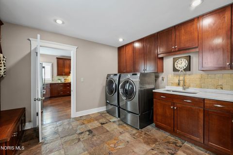 Tiny photo for 209 W 2nd Street, Perrysburg, OH 43551 (MLS # 10010450)