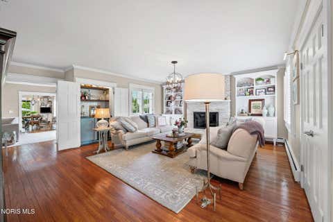 Tiny photo for 209 W 2nd Street, Perrysburg, OH 43551 (MLS # 10010450)